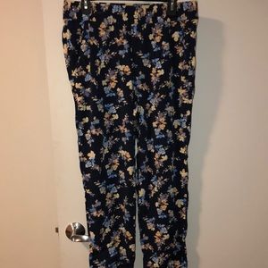 Semi flowy flower pants